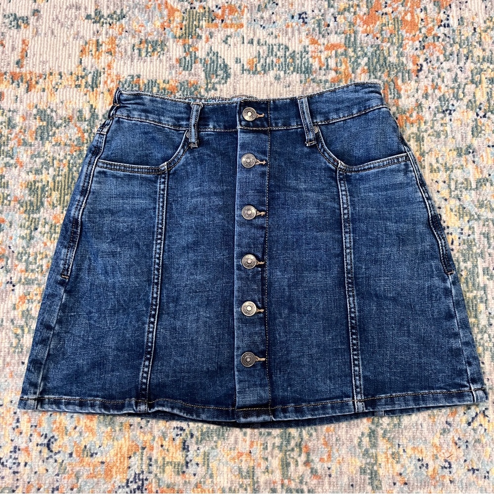Aerie Preppy Artsy Medium Wash Denim Button-Front Detail Mini Skirt Small